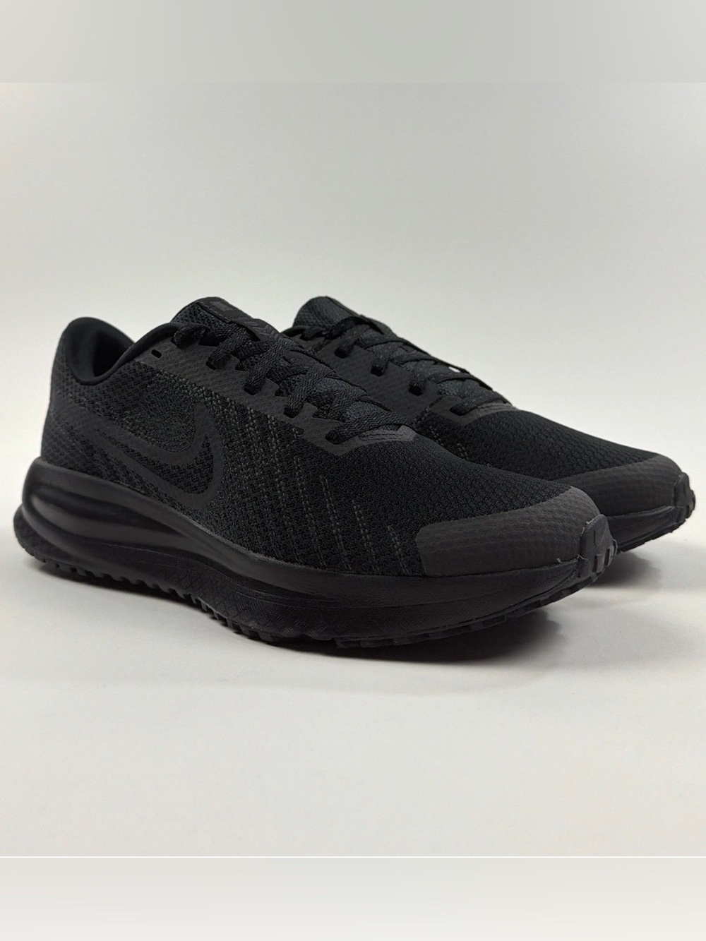 Nike Run Defy Black Womens Size 8 Sneakers Shoes Athletic Running HM9593-003